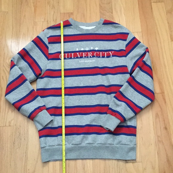 Sweatshirt - Picture 2 of 4